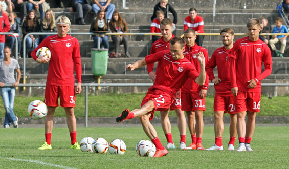 FCK-Training in Morbach: Torschuss durch André Fomitschow