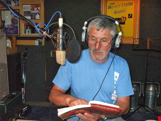 Autor Rudi Bößler bei den Aufnahmen