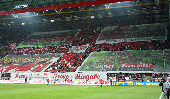 Von Jubiläen, Fanprotesten, Lattenknallern und Comebacks