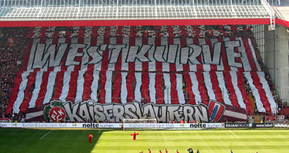 Derbysieger! Spitzenreiter!