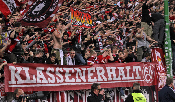 Riesenjubel am Betze: „Nie meeeehr zweite Liga!“