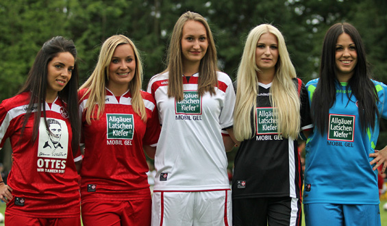 Die neuen Trikots sind da!