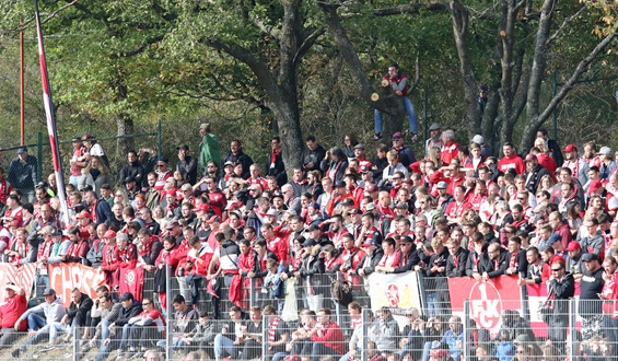 Standesgemäßer Sieg in schöner Fußball-Atmosphäre