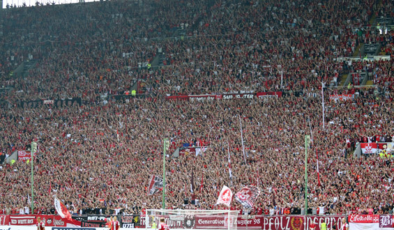 Volle Hütte im Juli: Über 40.000 Zuschauer sehen den 1:0-Heimsieg gegen die Münchner Löwen