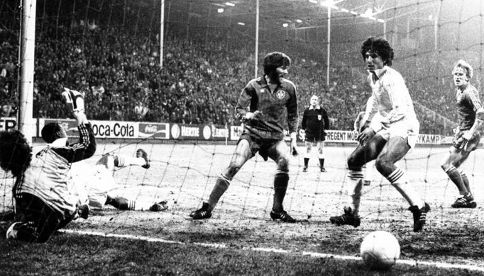 Mit 60 km/h zum FCK-Spiel bei Real Madrid
