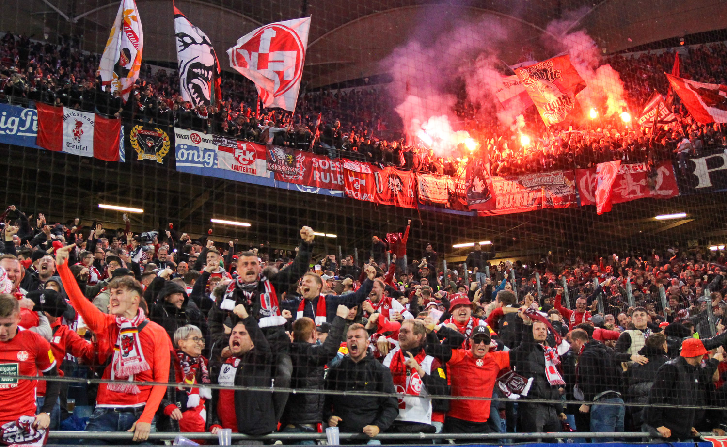 Chapeau, FCK-Fans! Zahlreiche Highlights auf den Rängen