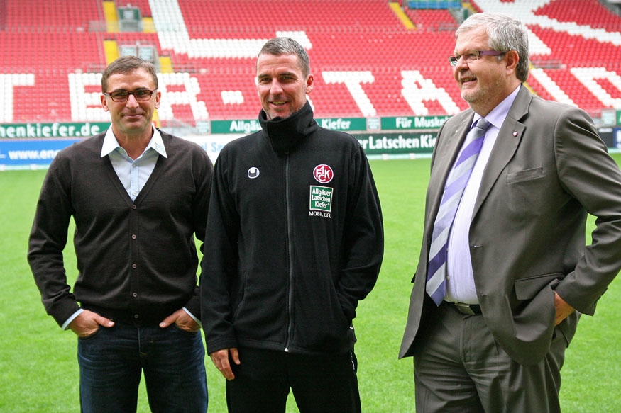 Pressekonferenz zur Vertragsverlängerung mit Trainer Marco Kurz Der Betze brennt