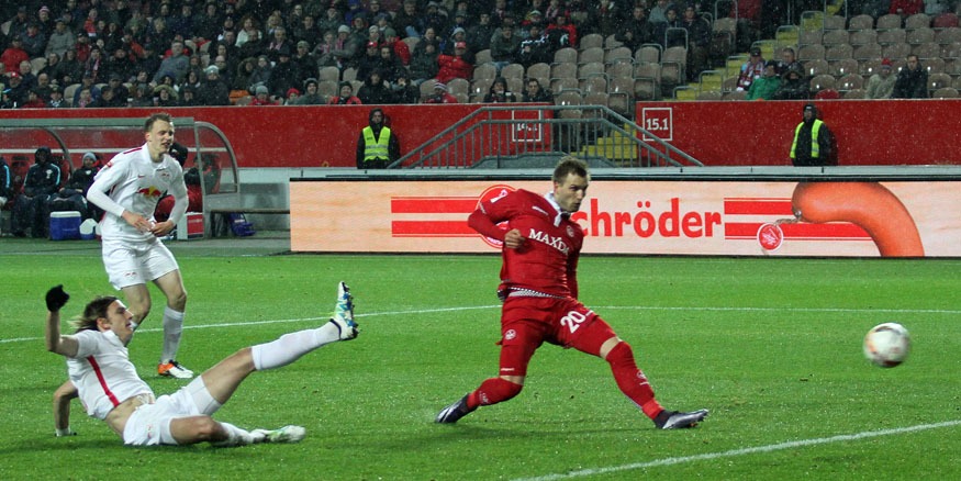 Spielfotos: 1. FC Kaiserslautern - Rasenballsport Leipzig 1:1 (0:0 ...