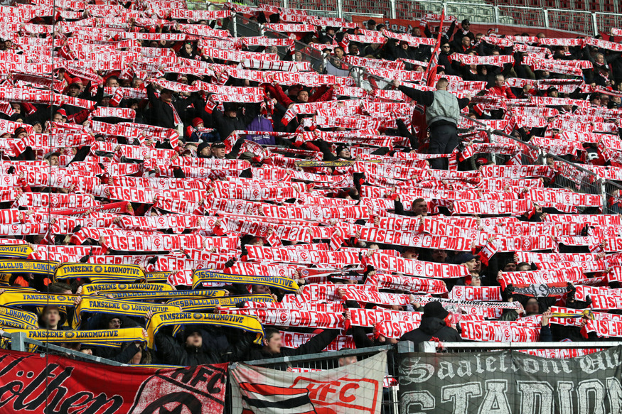 HFC- und Lok-Fans im Gästeblock