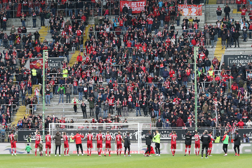 Die Jubelfeier vor der Westkurve