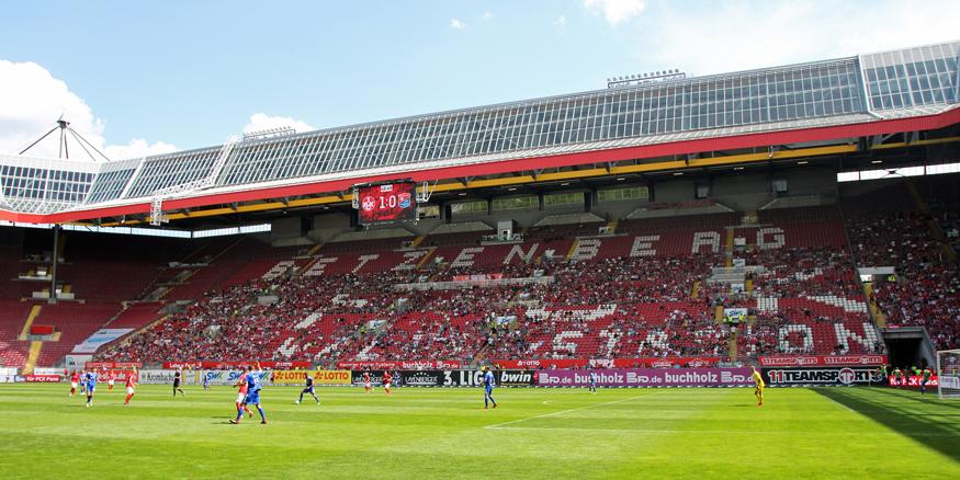 Nur 20.147 Zuschauer wollten das erste Heimspiel der neuen Saison im Stadion sehen