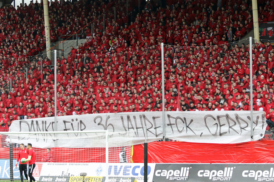 Spruchband: 