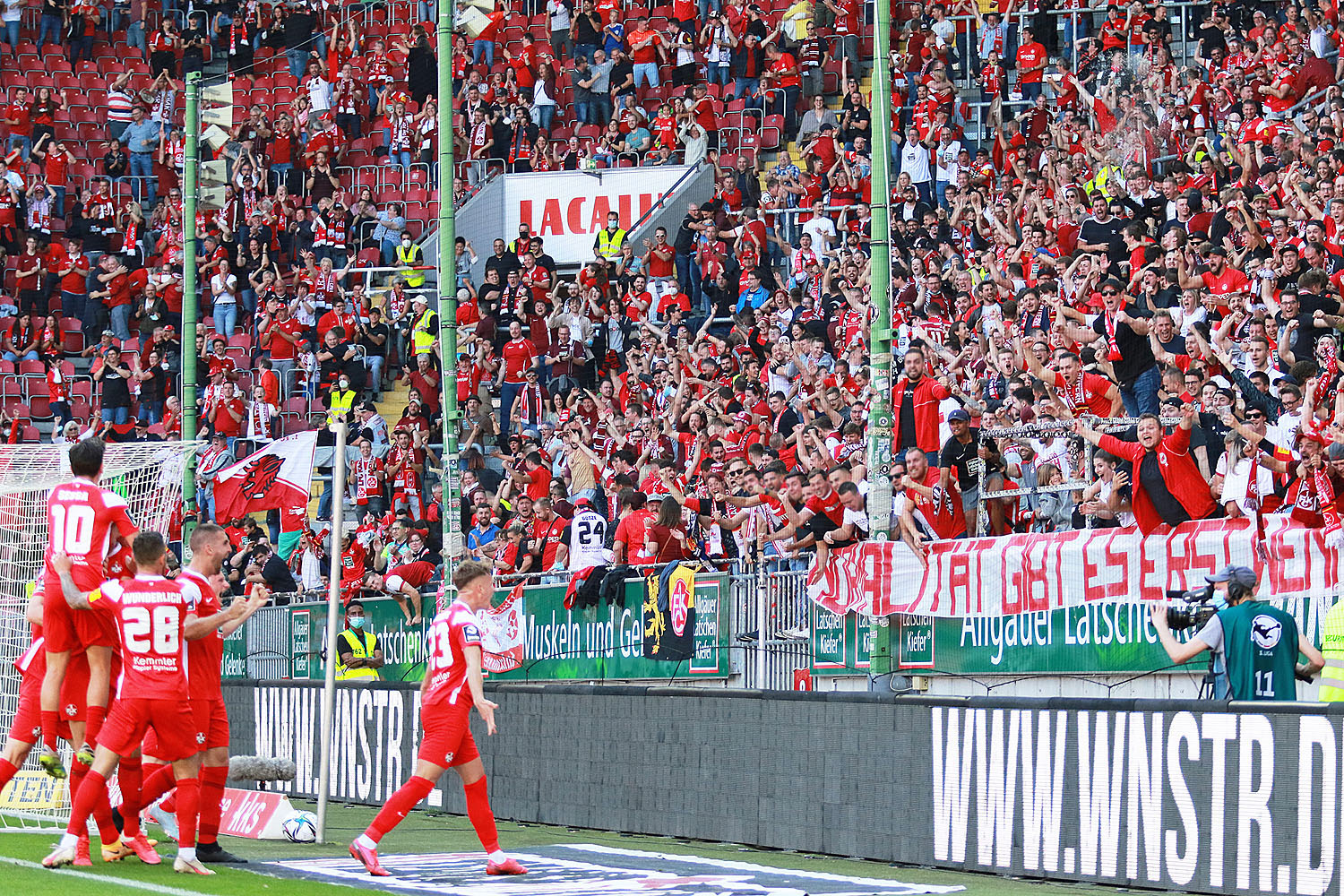 Torjubel nach dem 2:0 für den FCK
