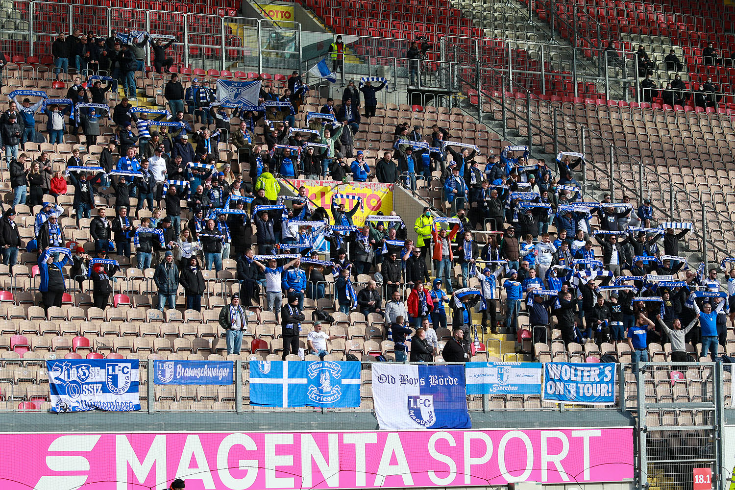 250 Fans aus Magdeburg waren zugelassen und begleiteten ihr Team nach Kaiserslautern 