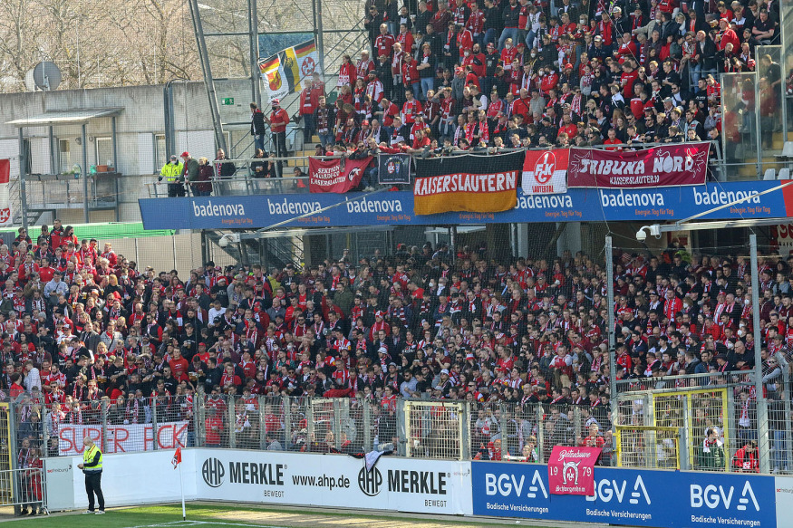 FCK-Fans im Gästeblock