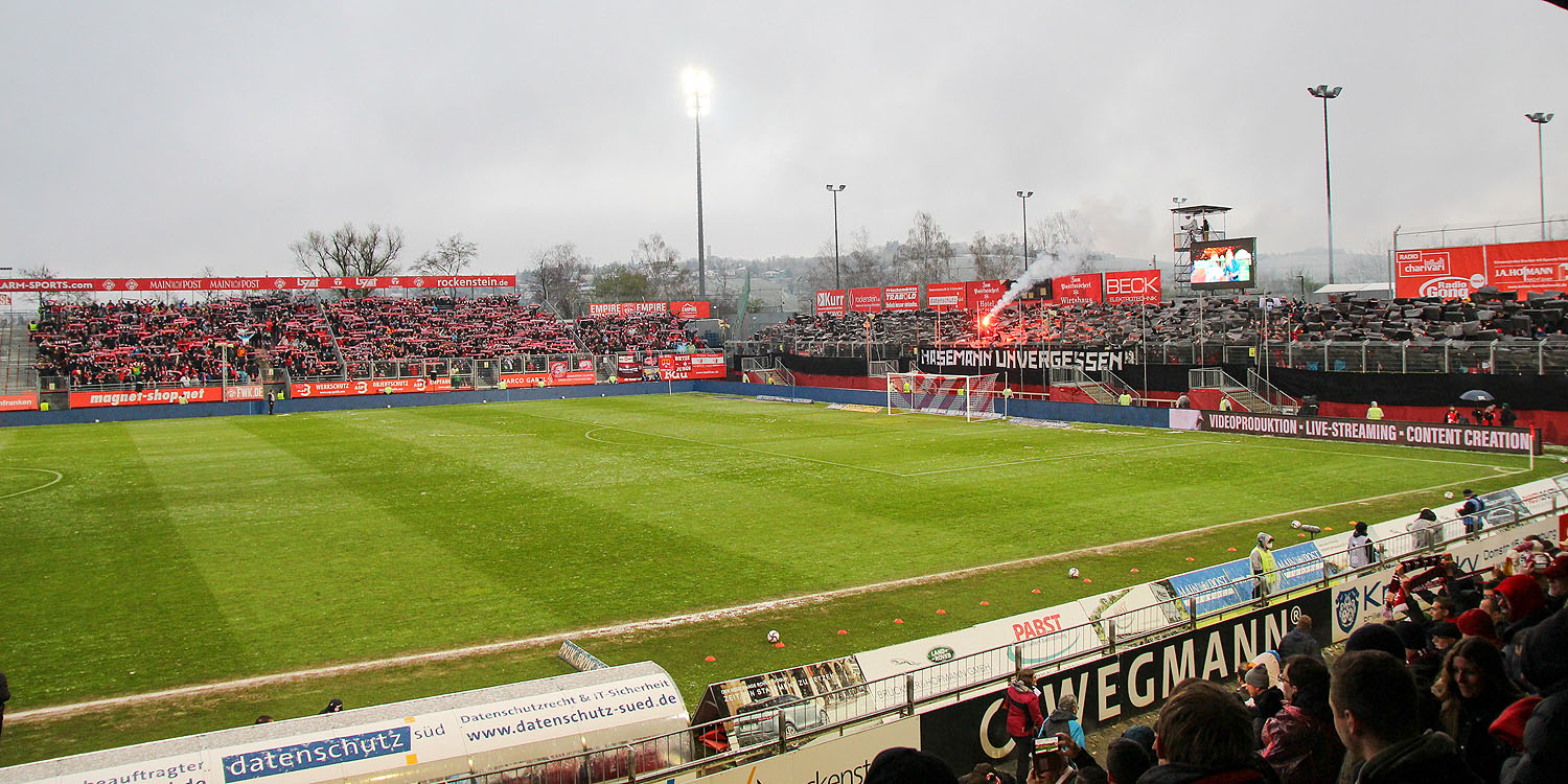 4.000 FCK-Fans in Würzburg (im Bild nur der offizielle Gästebereich)