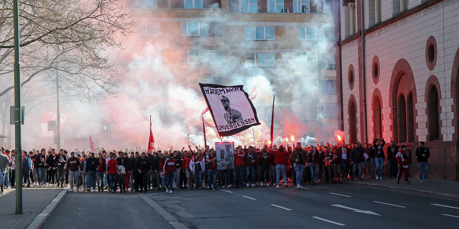 1-fc-kaiserslautern-1-fc-saarbruecken-3-liga-2021-2022-1.jpg