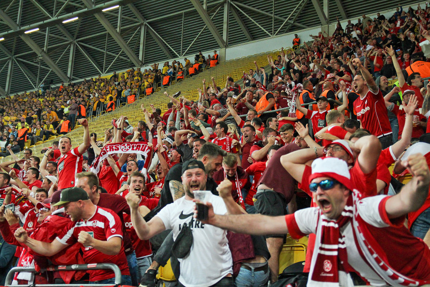 Torjubel im Block der FCK-Fans