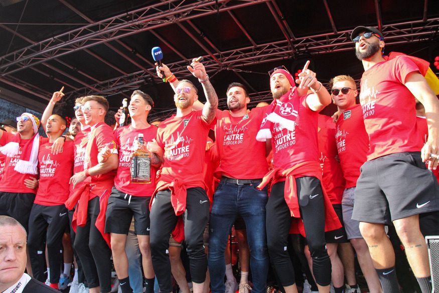 Aufstiegsfeier des 1. FC Kaiserslautern auf dem Stiftsplatz