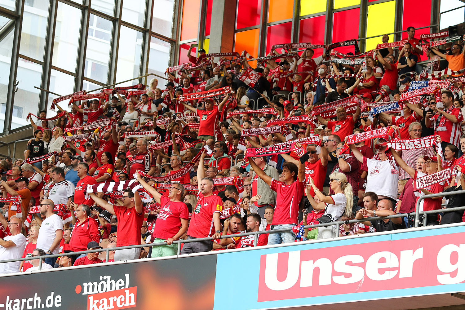 Schals auf der Nordtribüne