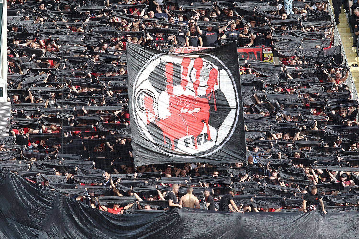 Boycott Qatar-Choreo der Nürnberg-Fans