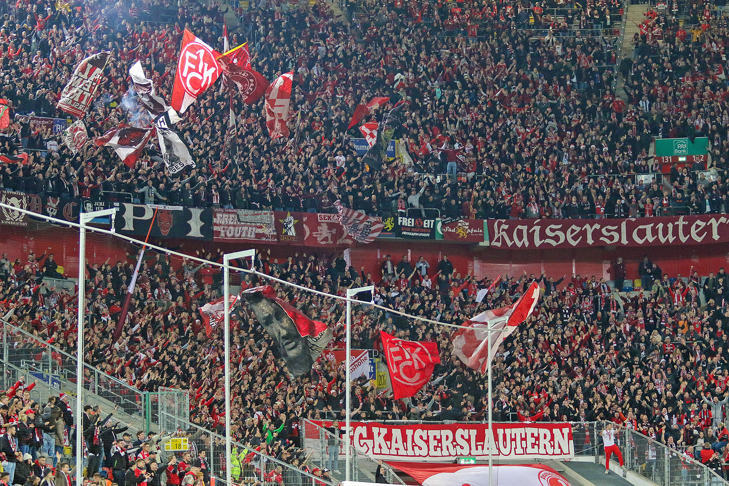 9.000 FCK-Fans in Düsseldorf