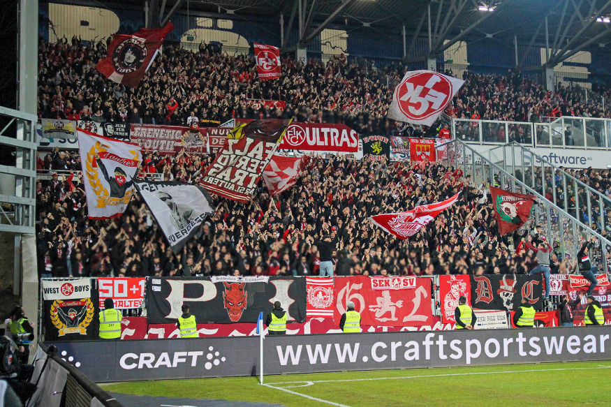 FCK-Fans im Gästeblock