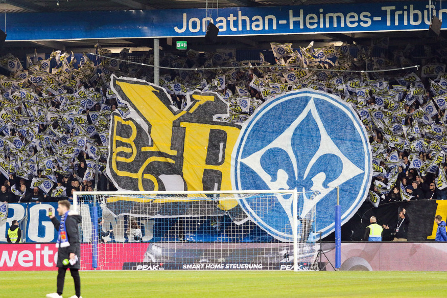Choreo in der Heimkurve: 1898 - Ein besonderer Jahrgang - Alles Gute zu 125 Jahren, BSCYB