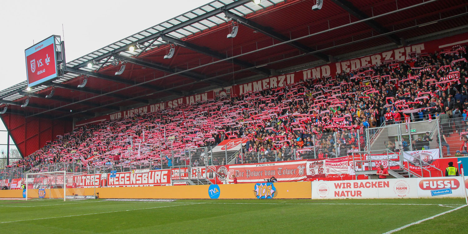 Schalparade in der Heimkurve