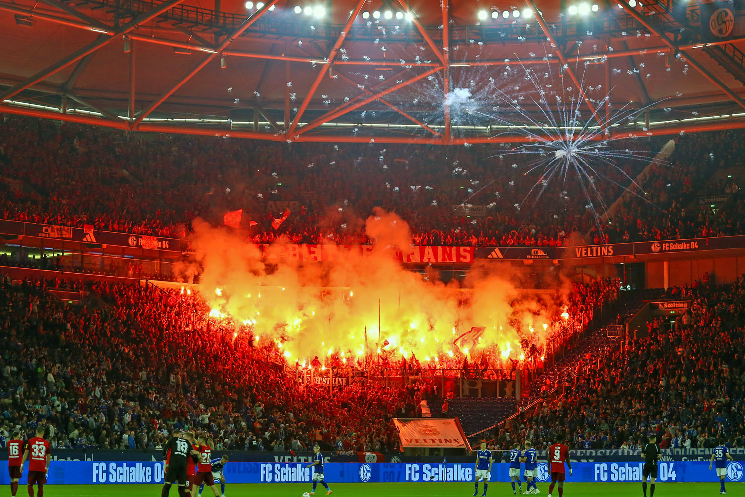 Pyroshow im Gästeblock