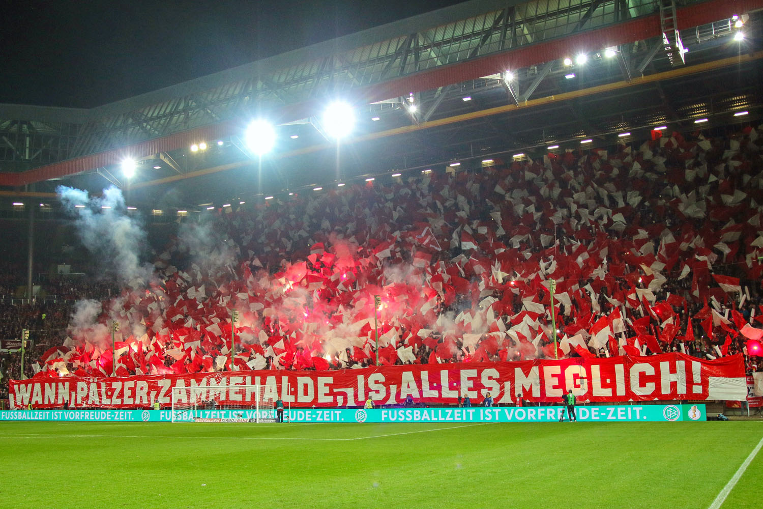 Choreo in der Westkurve: Wann Pälzer zammehalde, is alles meglich!