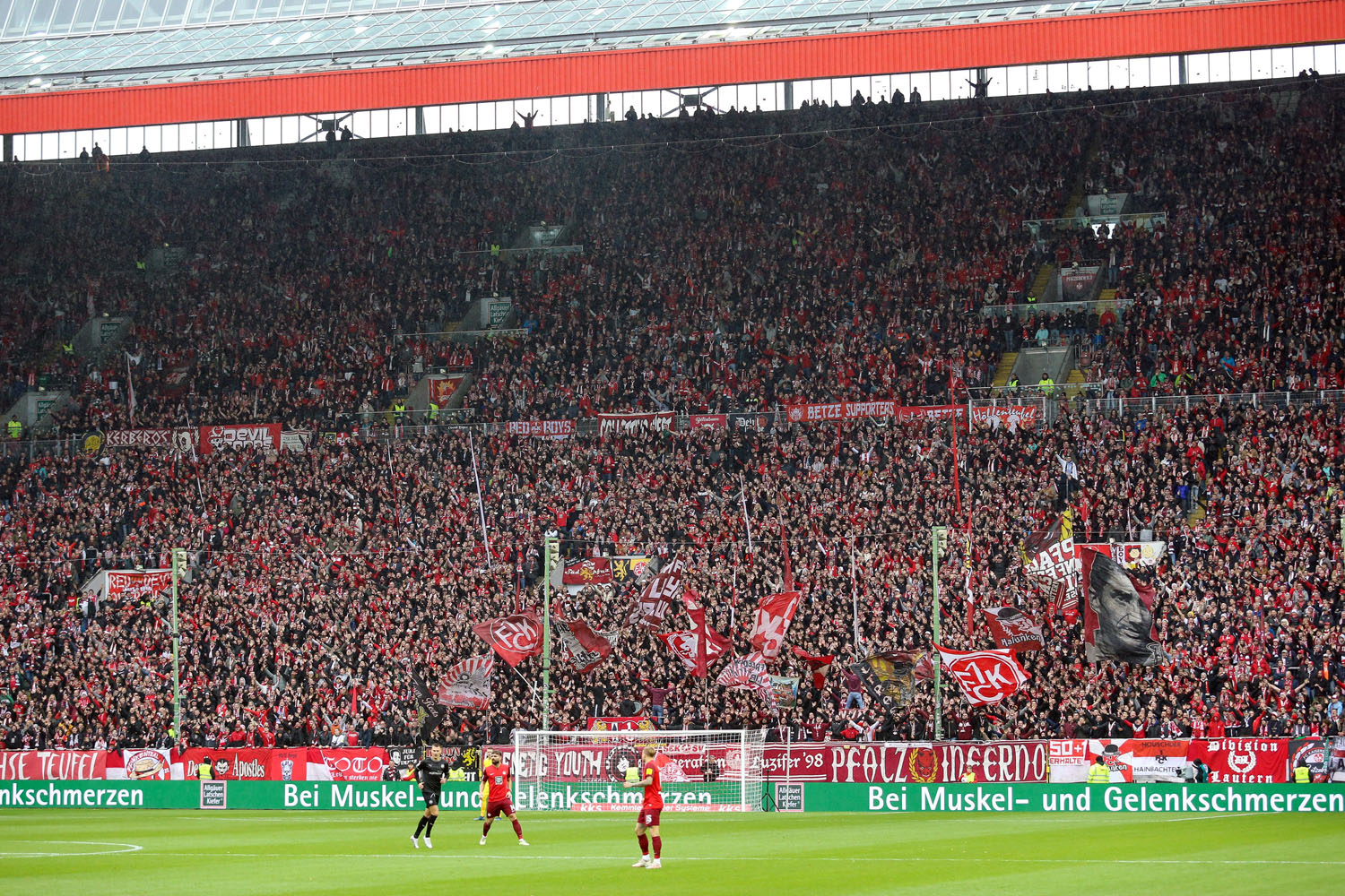 Westkurve im Heimspiel gegen die SpVgg Fürth