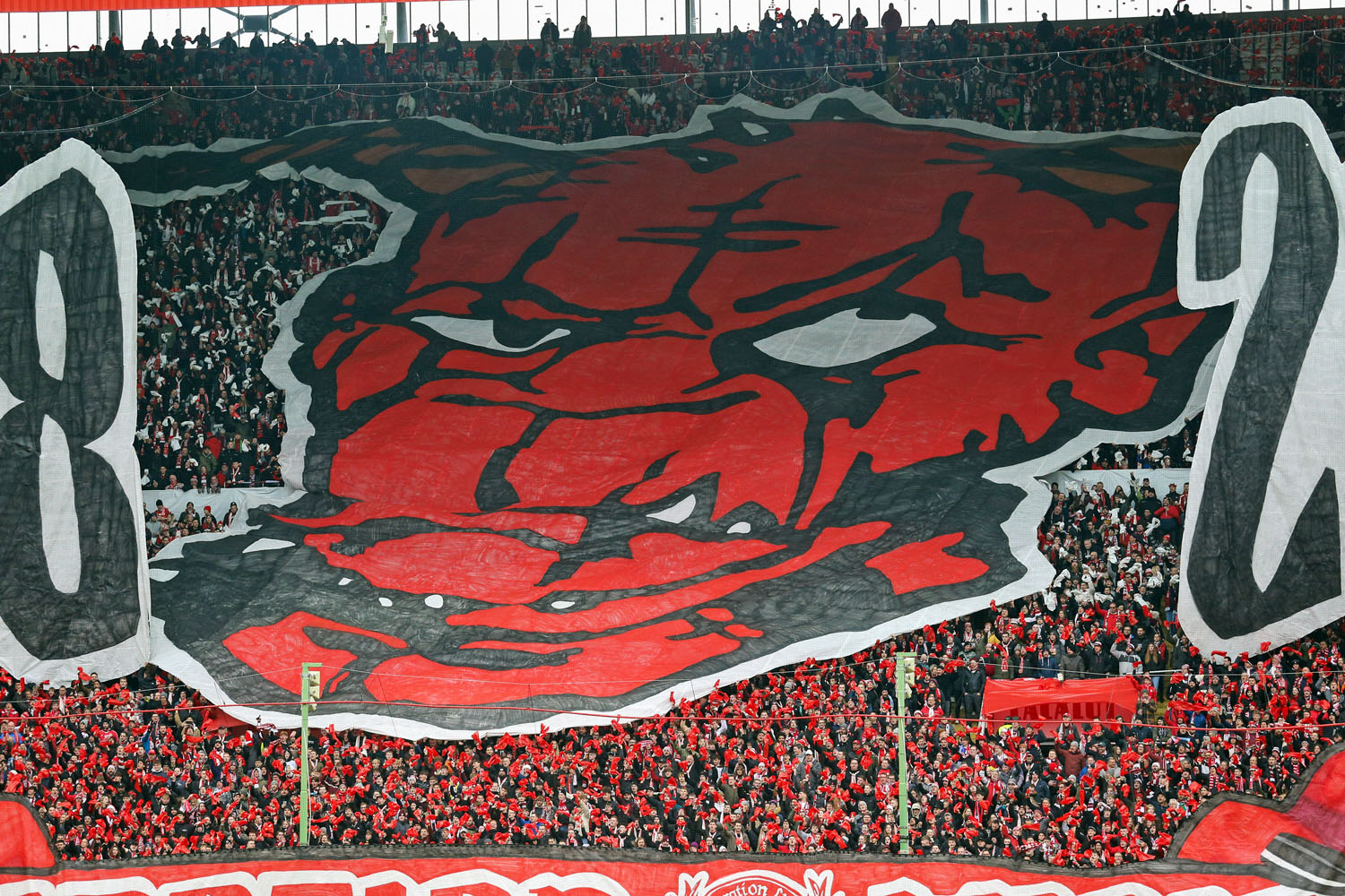 Choreo der Generation Luzifer in der Westkurve