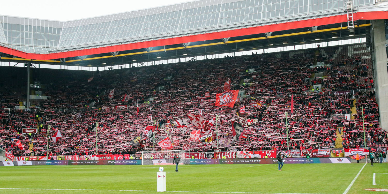 Westkurve im Spiel gegen Hertha BSC