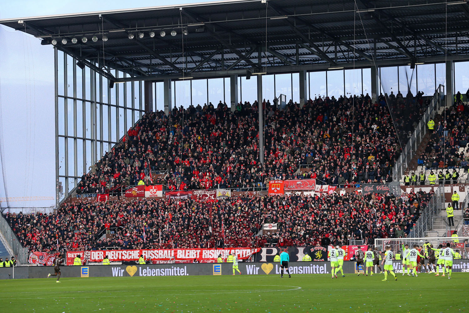 FCK-Fans im Gästeblock