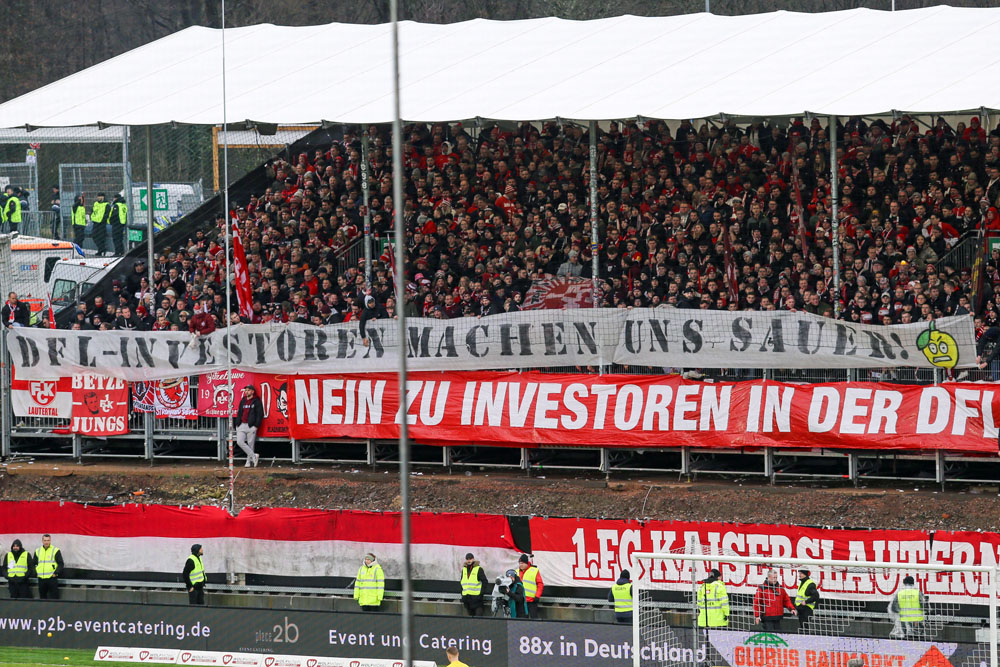 Protest im Gästeblock: DFL-Investoren machen uns sauer!