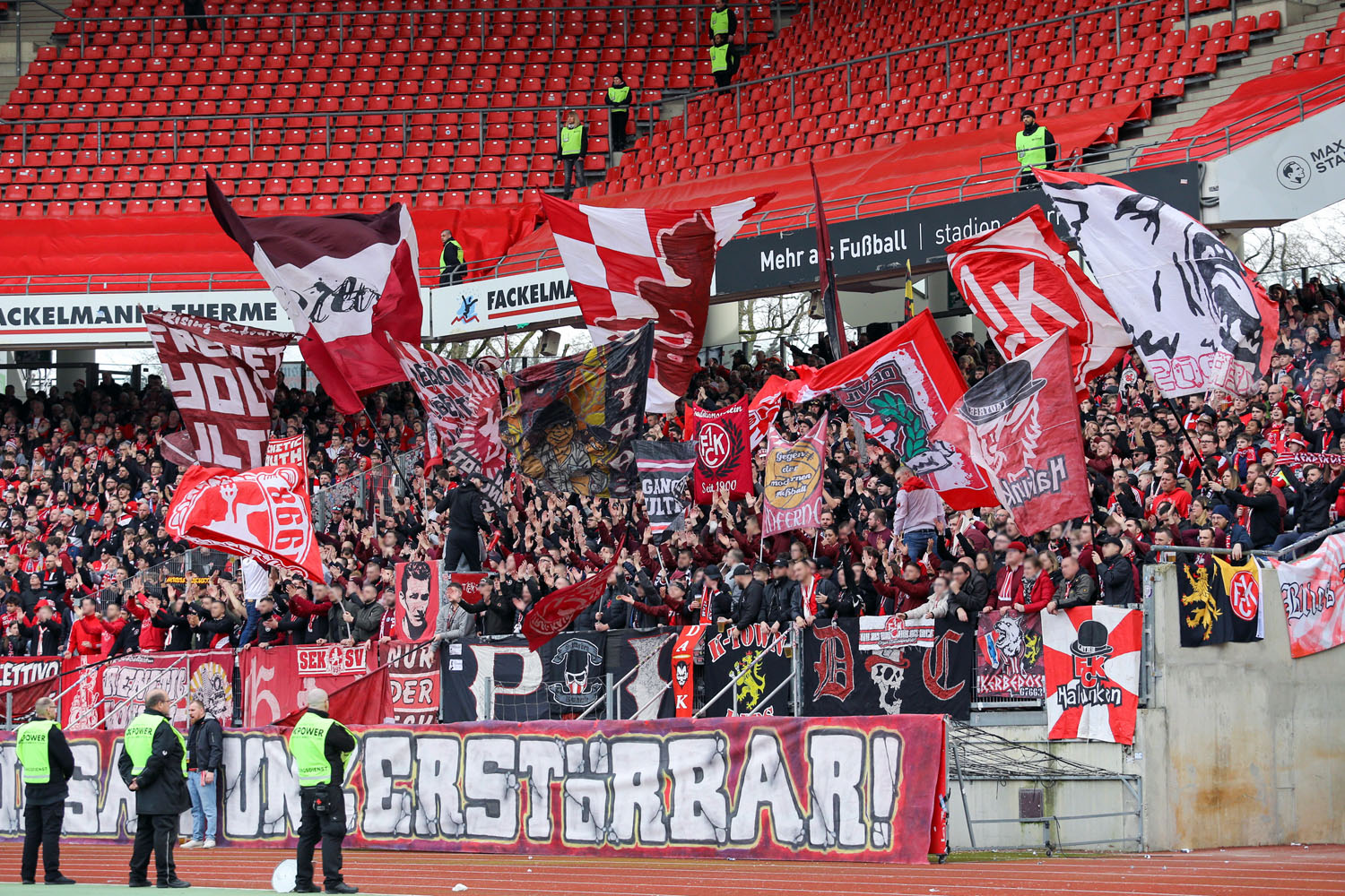 FCK-Fans im Gästeblock