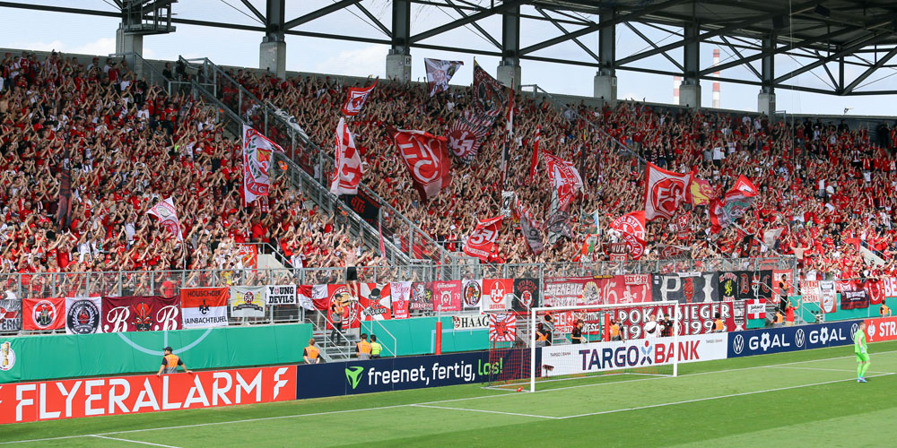 FCK-Fans in der Gästekurve