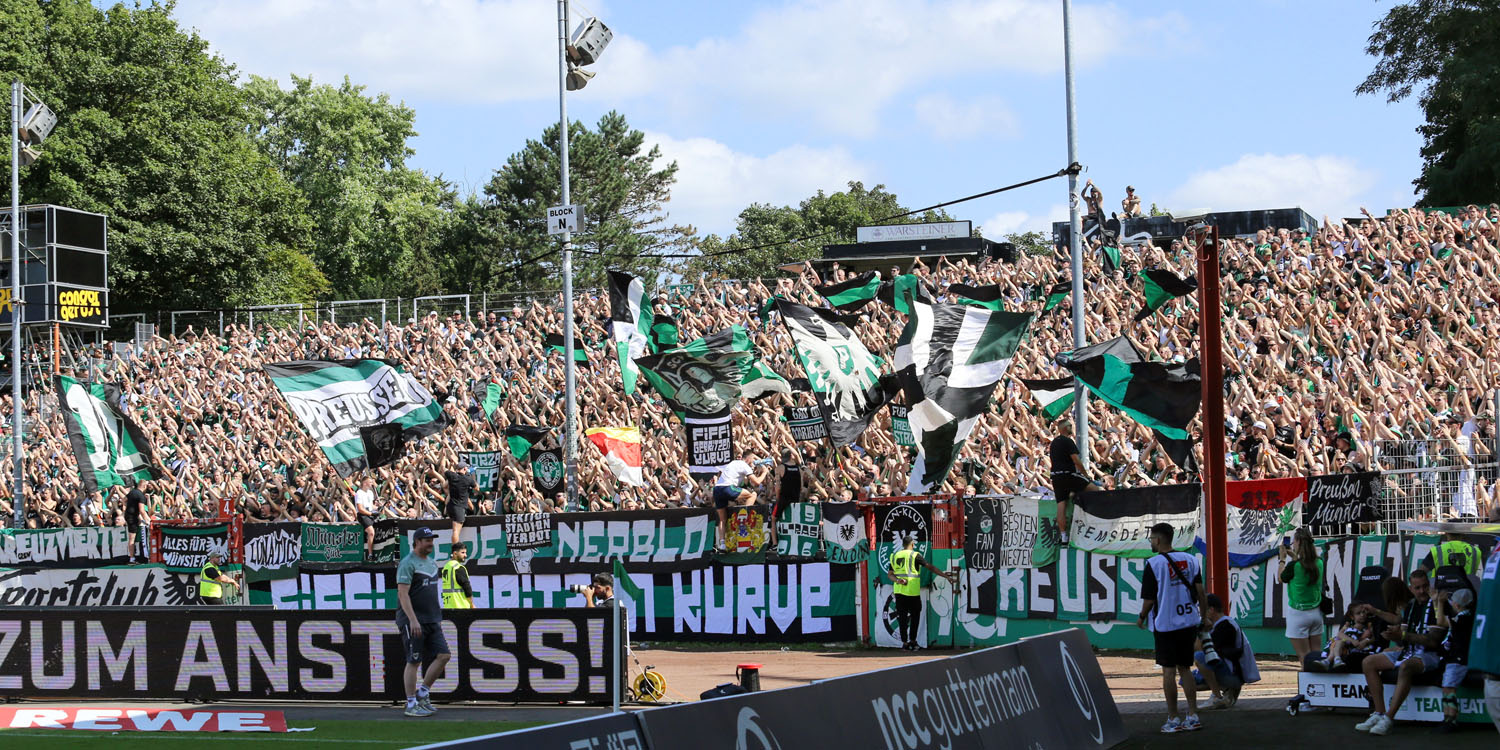 Preußen-Fans in der Heimkurve