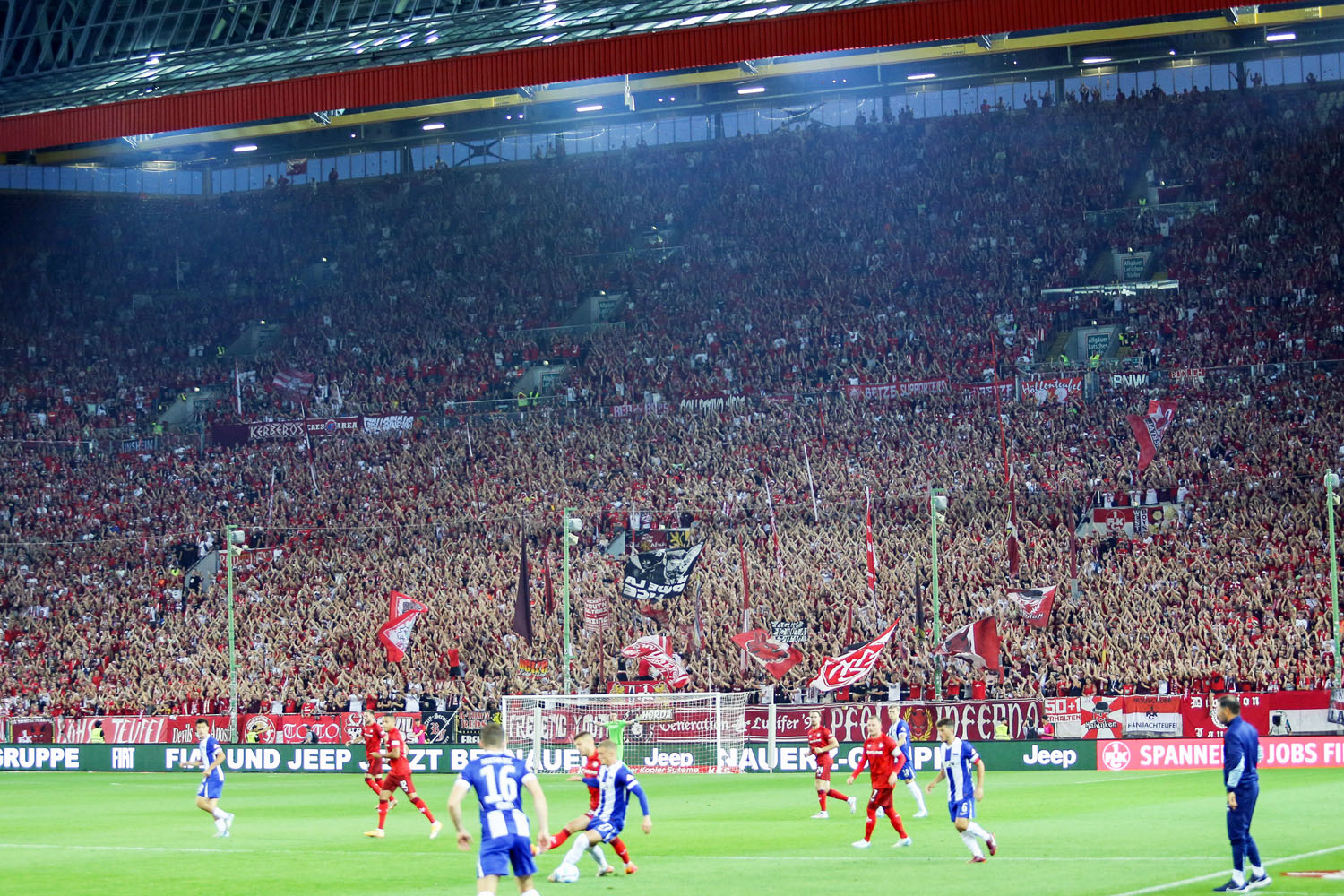 FCK-Fans in der Westkurve gegen Hertha BSC