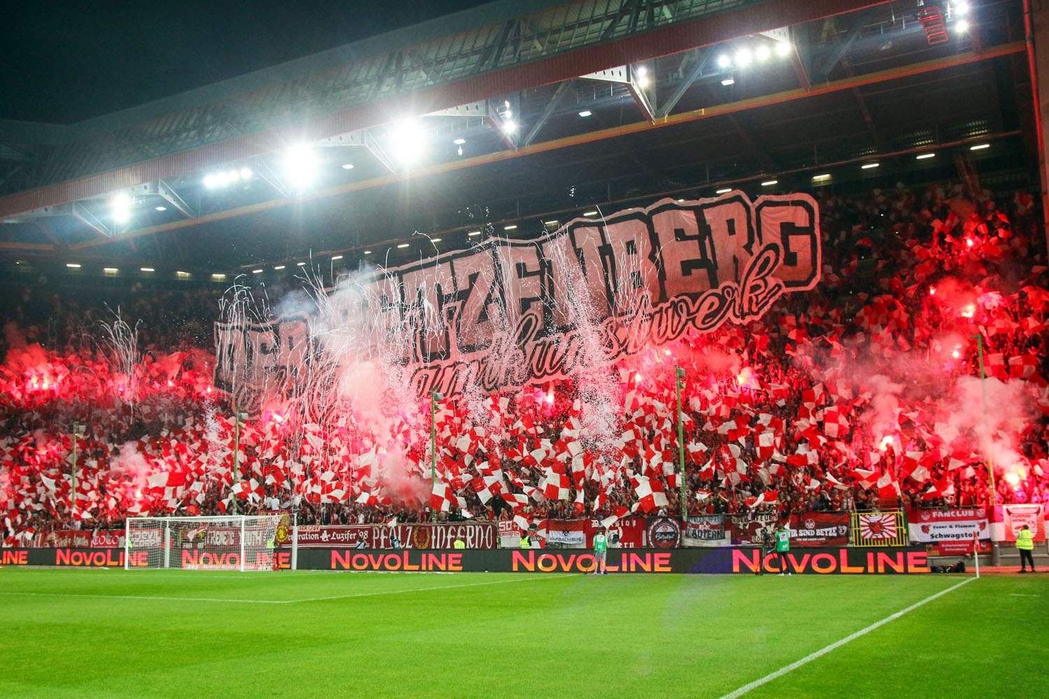 Choreographie in der Westkurve: 