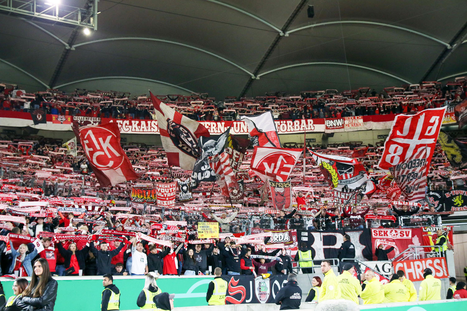 Verabschiedung der Mannschaft nach dem Schlusspfiff