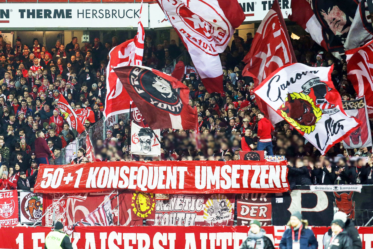 Spruchband im Gästeblock: 50+1 konsequent umsetzen!