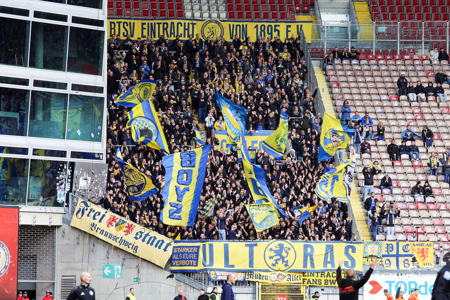 1.000 Braunschweig-Fans sind mit nach Kaiserslautern gekommen