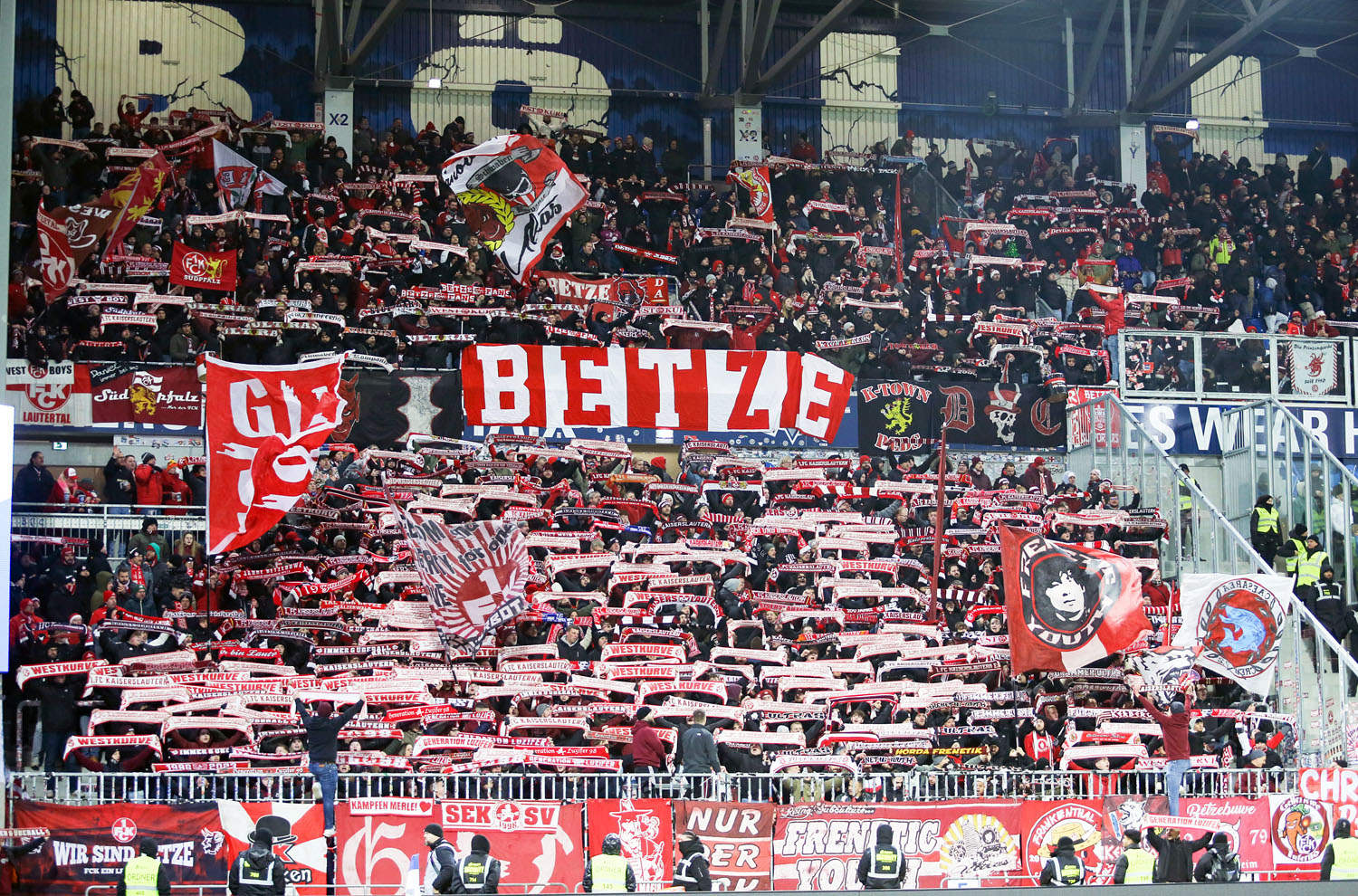 Schalparade im Gästeblock