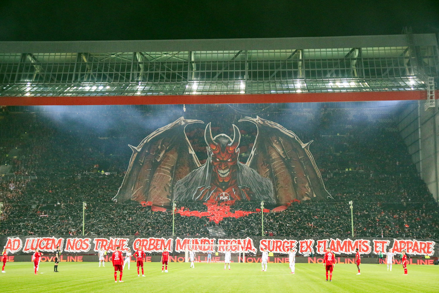 Choreo in der Westkurve: 