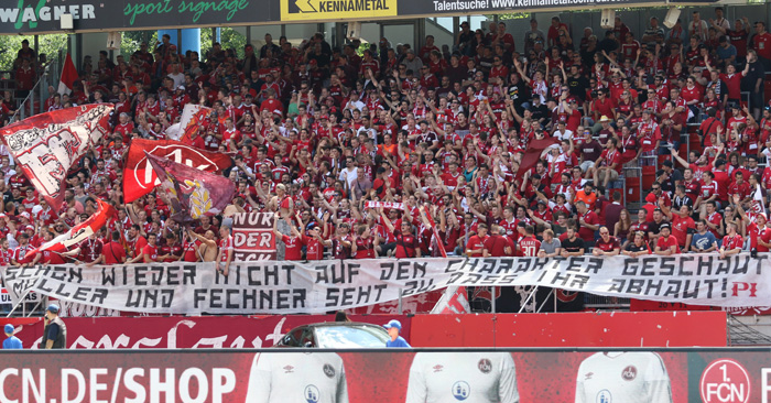 FCK-Führung distanziert sich von Fan-Plakat