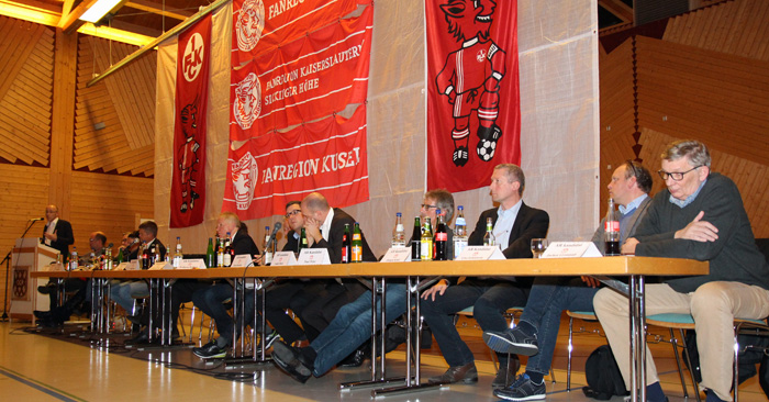 Der FCK-Vorstand bei der Fanregionssitzung in Krickenbach