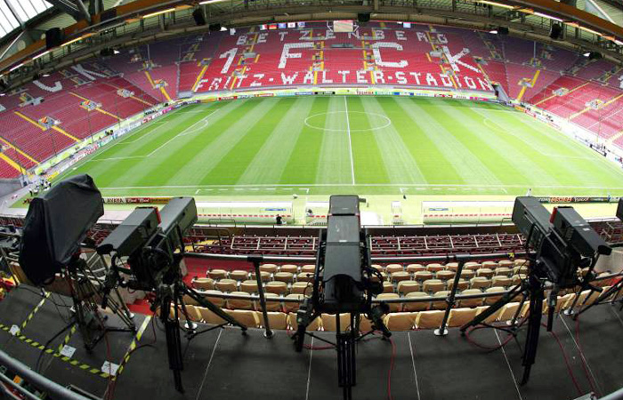 TV-Kameras im Fritz-Walter-Stadion; Foto: Imago