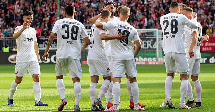 Vor ausverkauftem Haus: FCK spielt 1:1 gegen Bayern